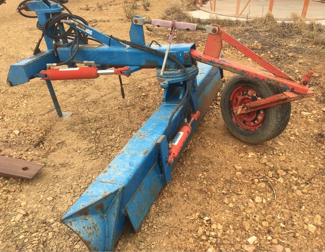 BERENDS 10FT GRADER BLADE FOR SALE Machinery & Equipment
